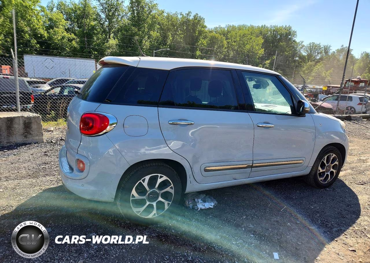 2014 Fiat 500L Lounge VIN:ZFBCFACH0EZ010536 - 3