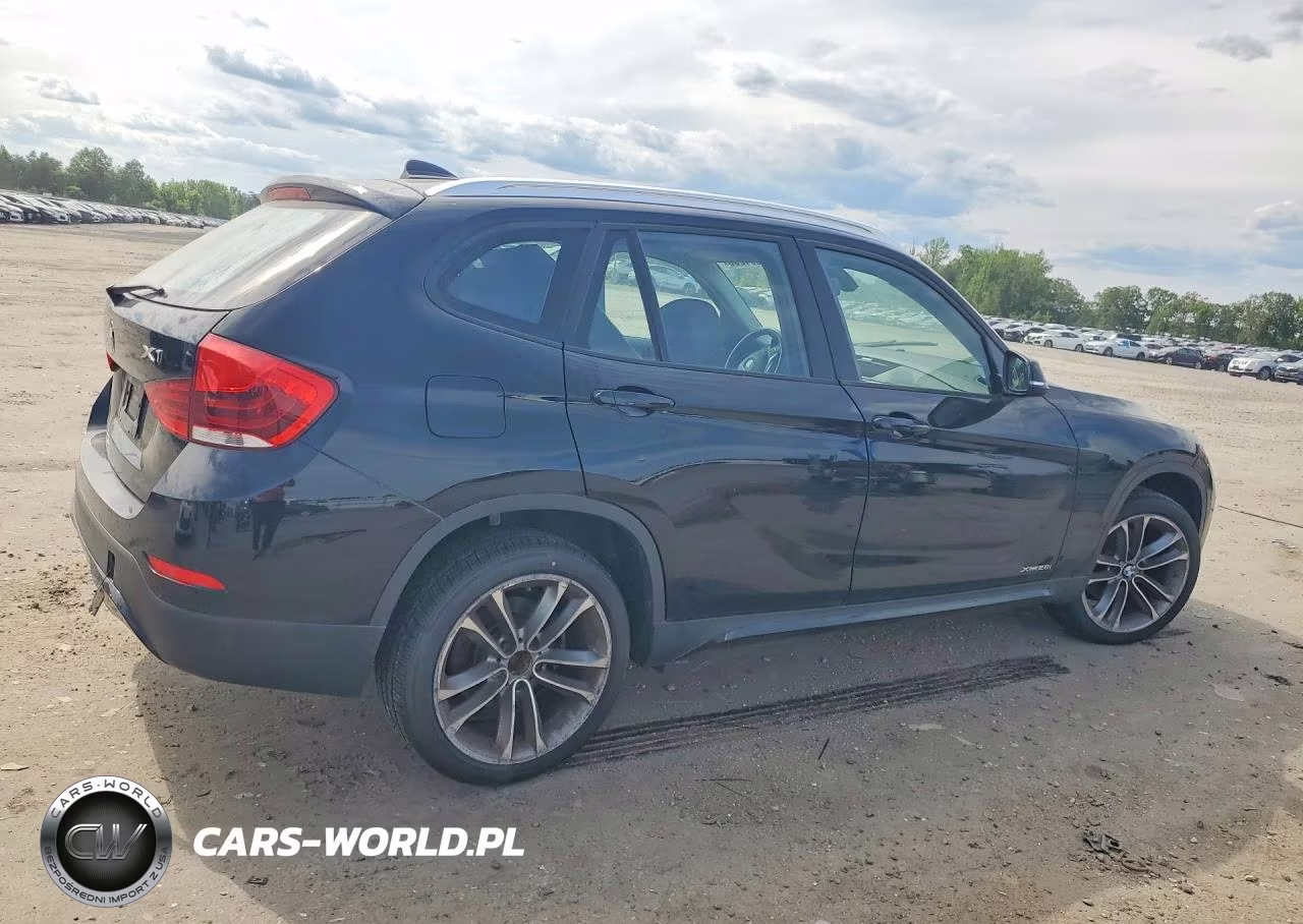 2014 BMW X1 xDrive28I VIN:WBAVL1C58EVY10557 - 3