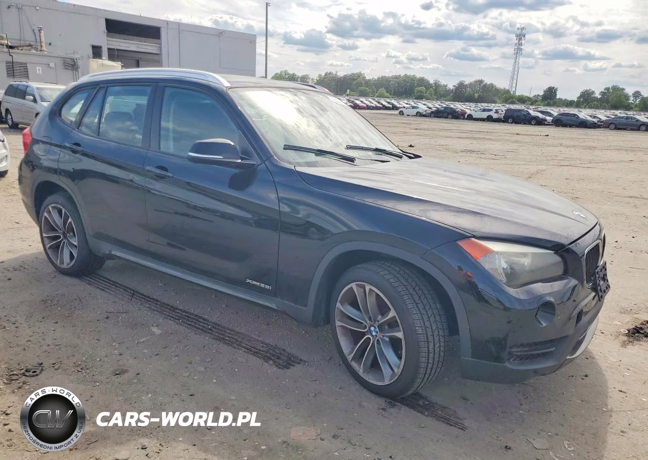 2014 BMW X1 xDrive28I VIN:WBAVL1C58EVY10557 - 4