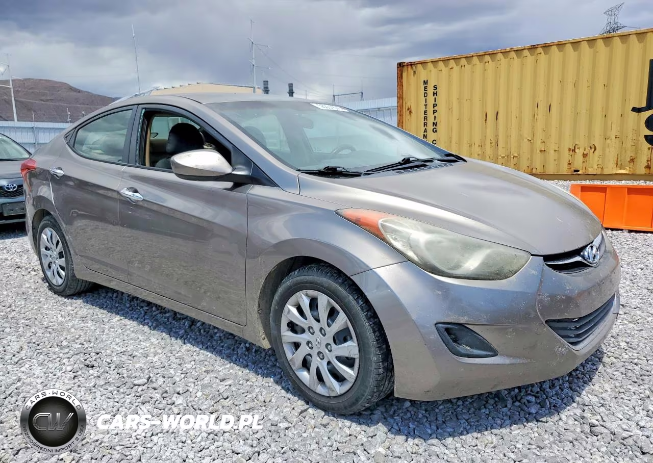 2013 Hyundai Elantra Gls VIN:5NPDH4AE8DH213430 - 4