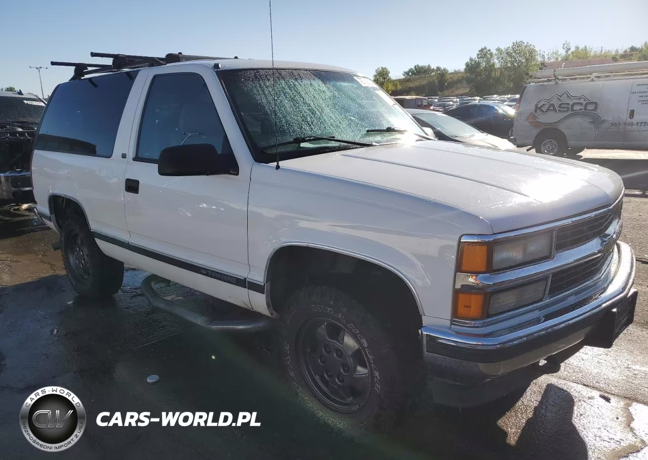 1999 Chevrolet Tahoe K1500 VIN:3GNEK18R0XG216114 - 4