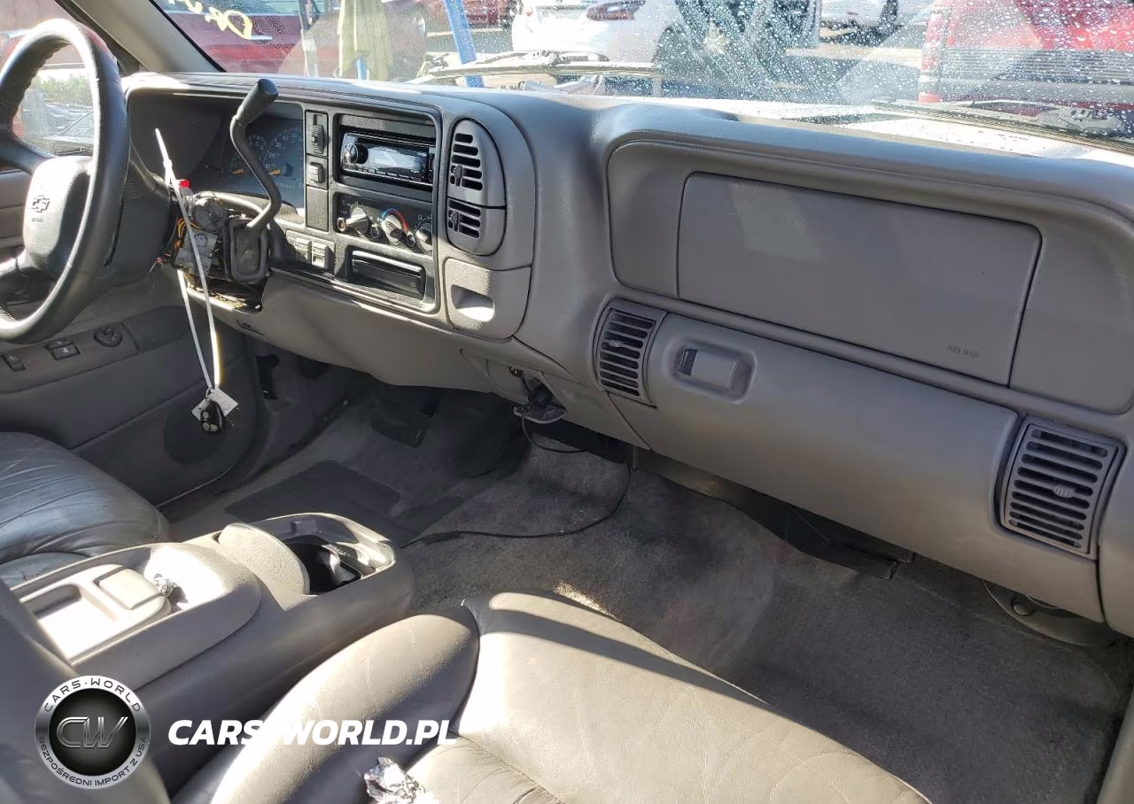 1999 Chevrolet Tahoe K1500 VIN:3GNEK18R0XG216114 - 8