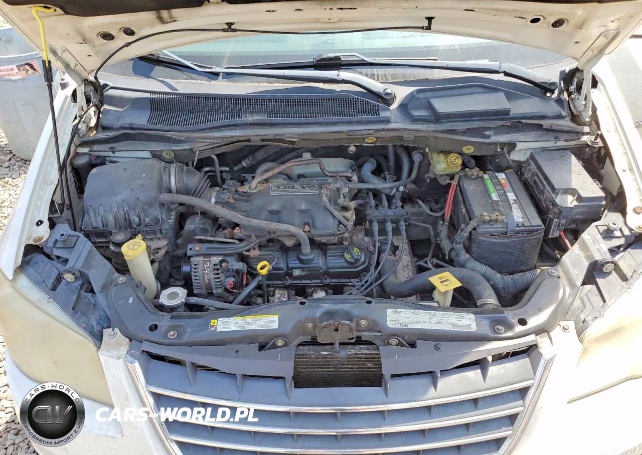 2010 Chrysler Town & Country Touring Plus VIN:2A4RR8D17AR494017 - 12