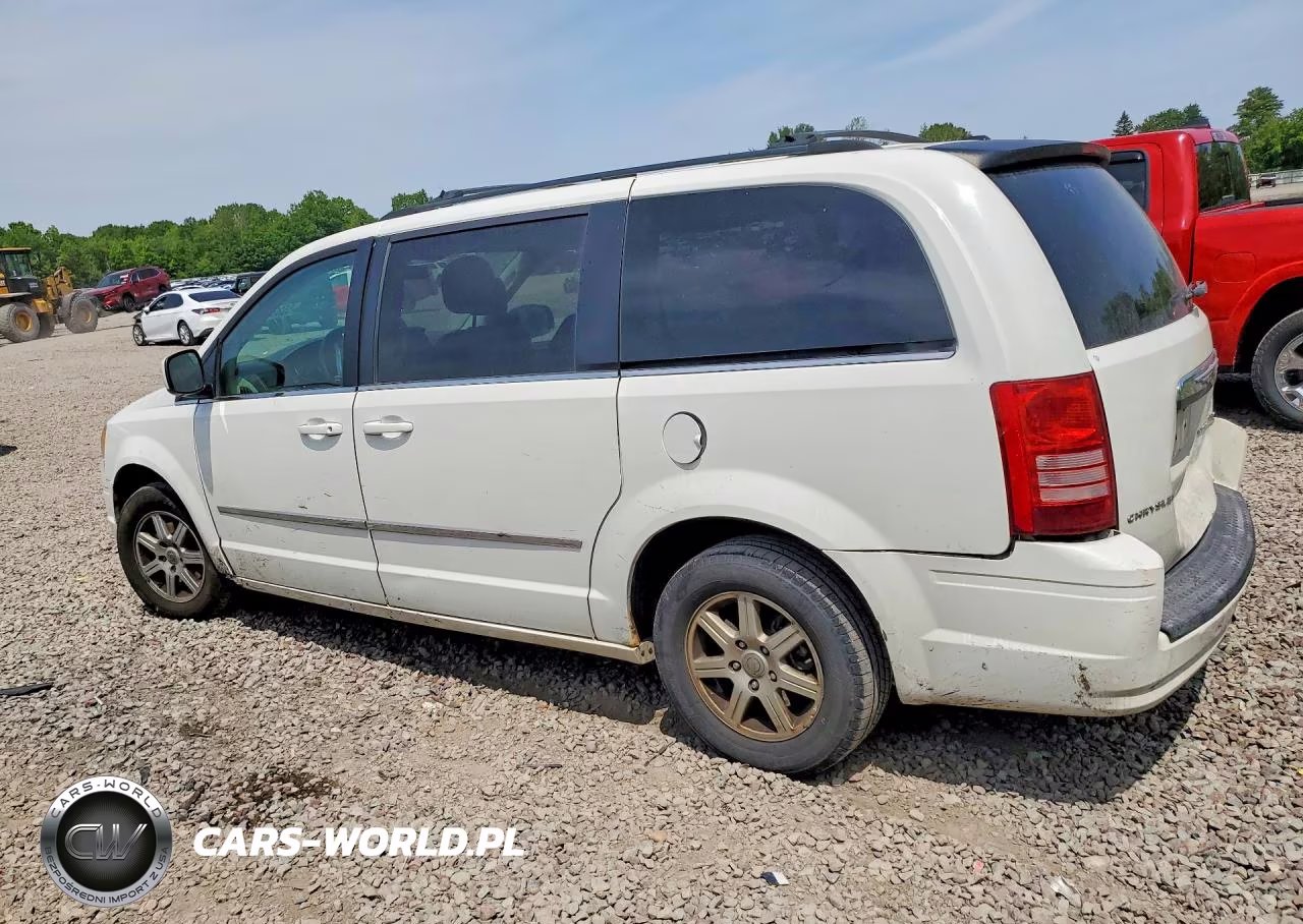 2010 Chrysler Town & Country Touring Plus VIN:2A4RR8D17AR494017 - 2