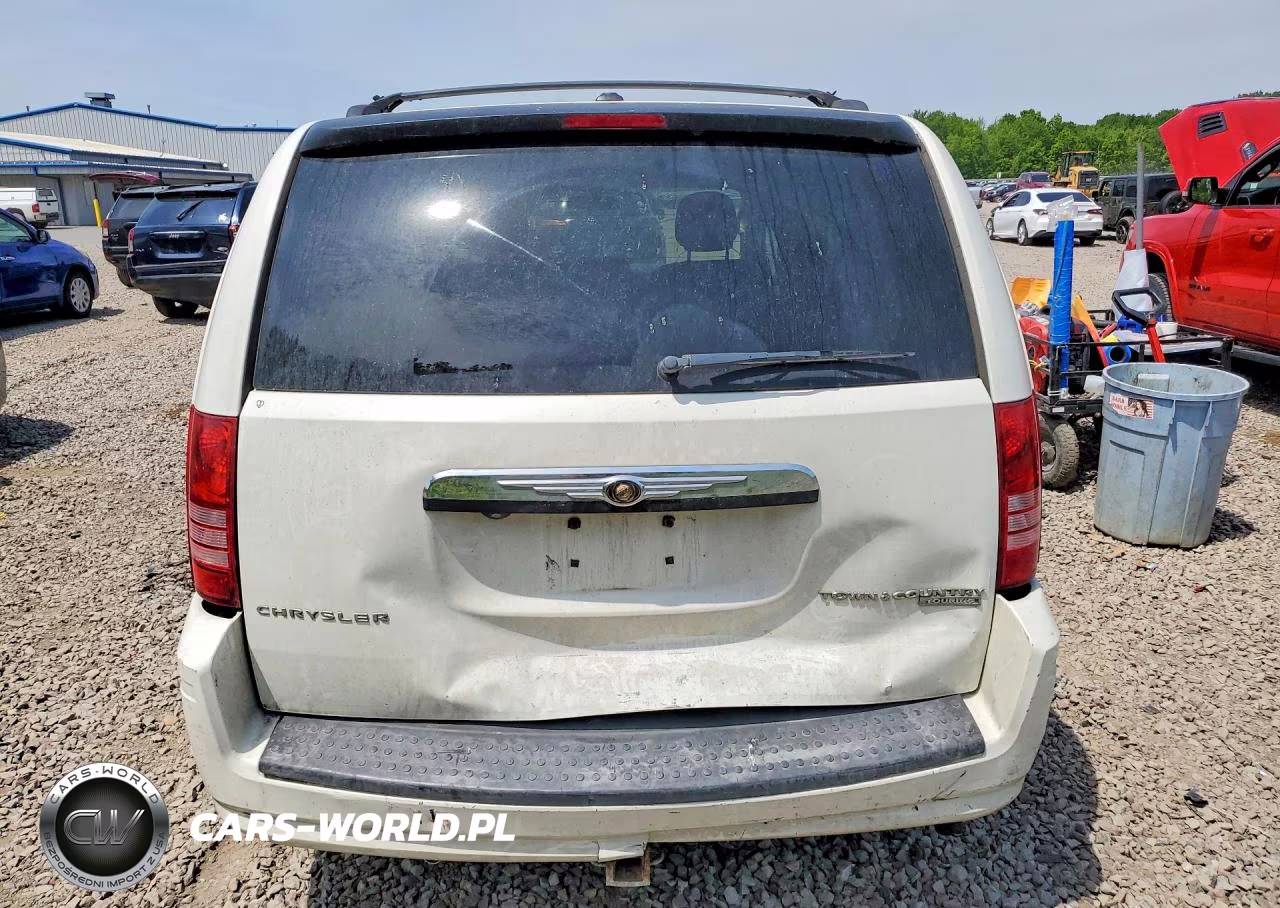2010 Chrysler Town & Country Touring Plus VIN:2A4RR8D17AR494017 - 6