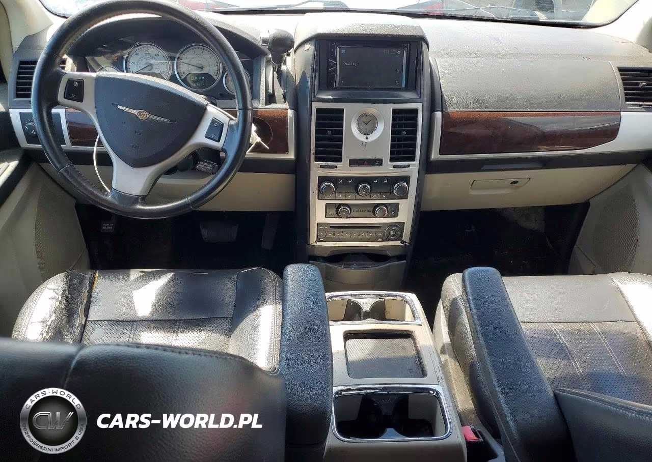 2010 Chrysler Town & Country Touring Plus VIN:2A4RR8D17AR494017 - 8
