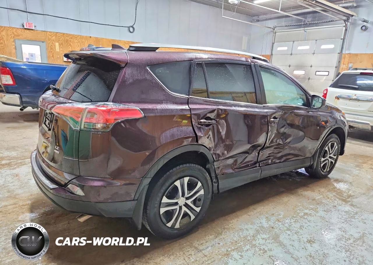2018 Toyota Rav4 Le VIN:2T3BFREV5JW754847 - 3