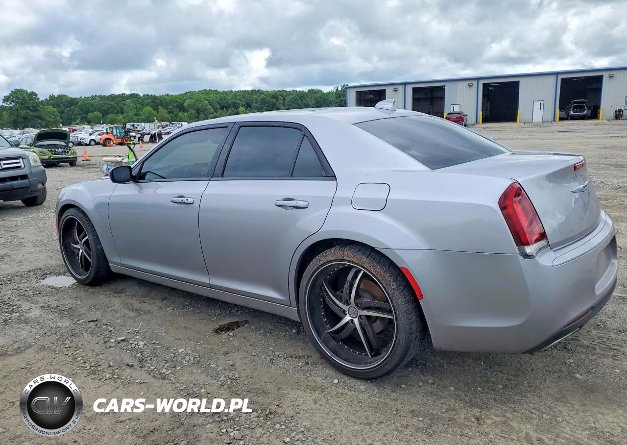 2015 Chrysler 300 S VIN:2C3CCABG8FH872634 - 2