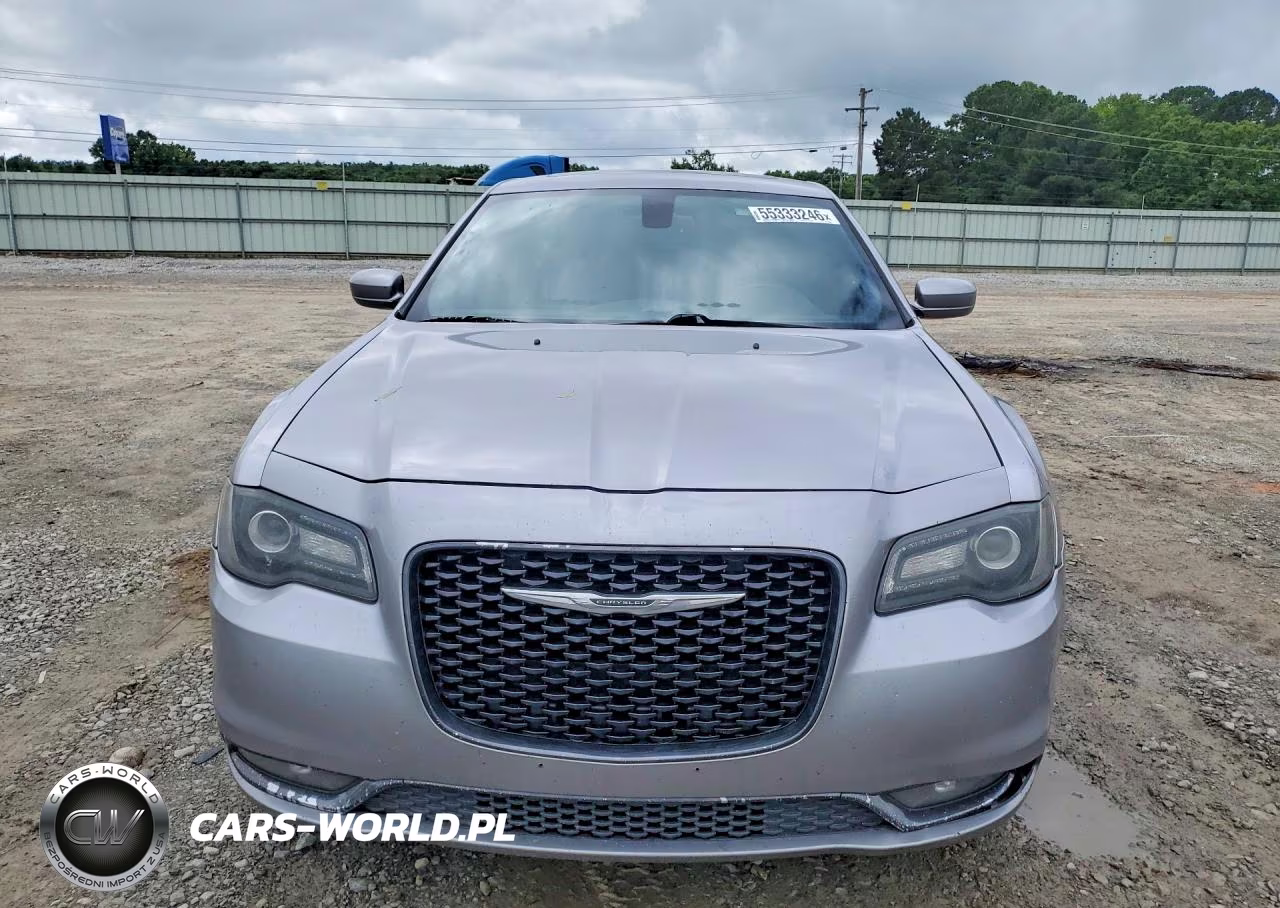 2015 Chrysler 300 S VIN:2C3CCABG8FH872634 - 5