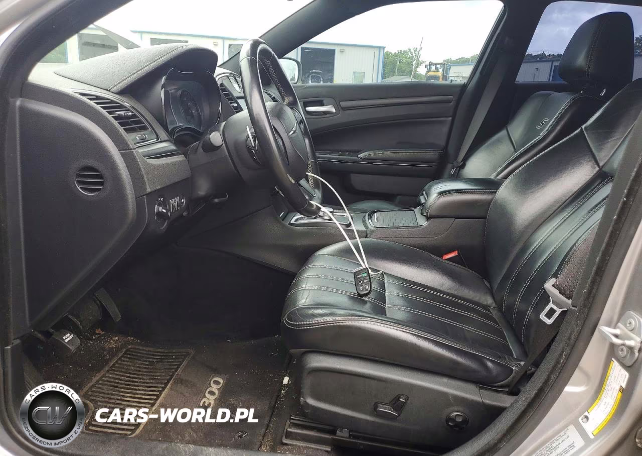 2015 Chrysler 300 S VIN:2C3CCABG8FH872634 - 7