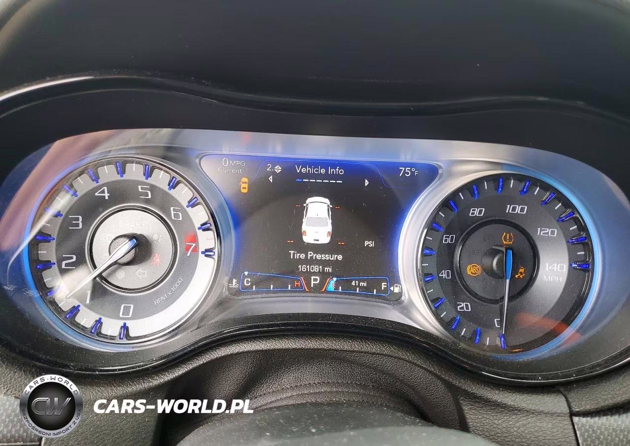2015 Chrysler 300 S VIN:2C3CCABG8FH872634 - 9