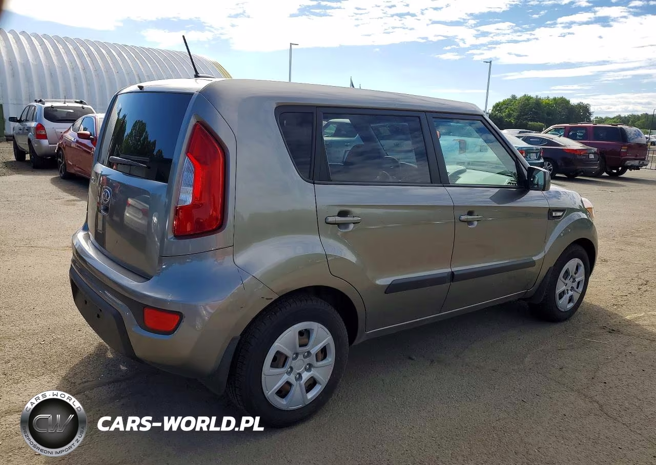 2013 Kia Soul Base VIN:KNDJT2A50D7504529 - 3