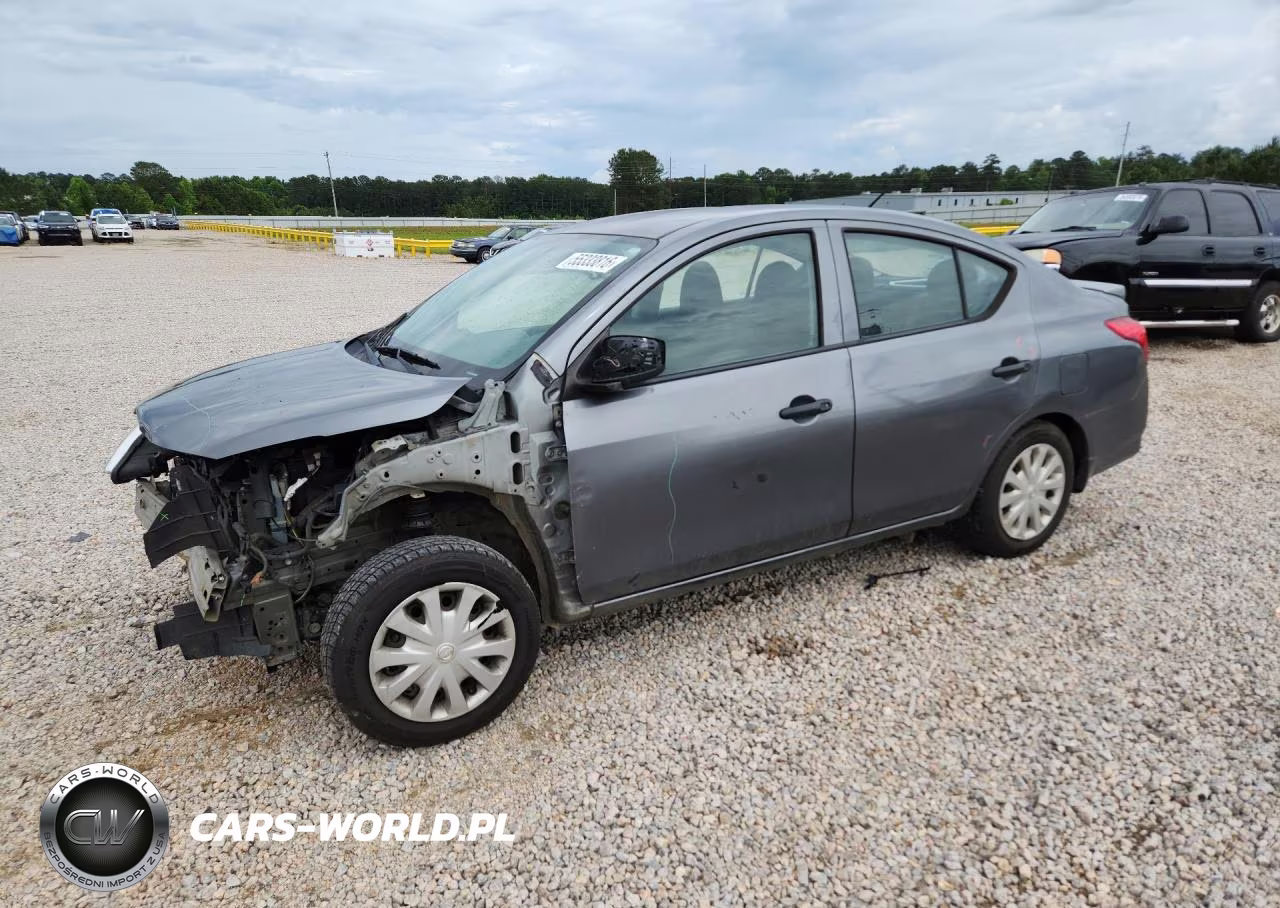 2017 Nissan Versa 1.6 S Plus – zdjęcie 1 z 13