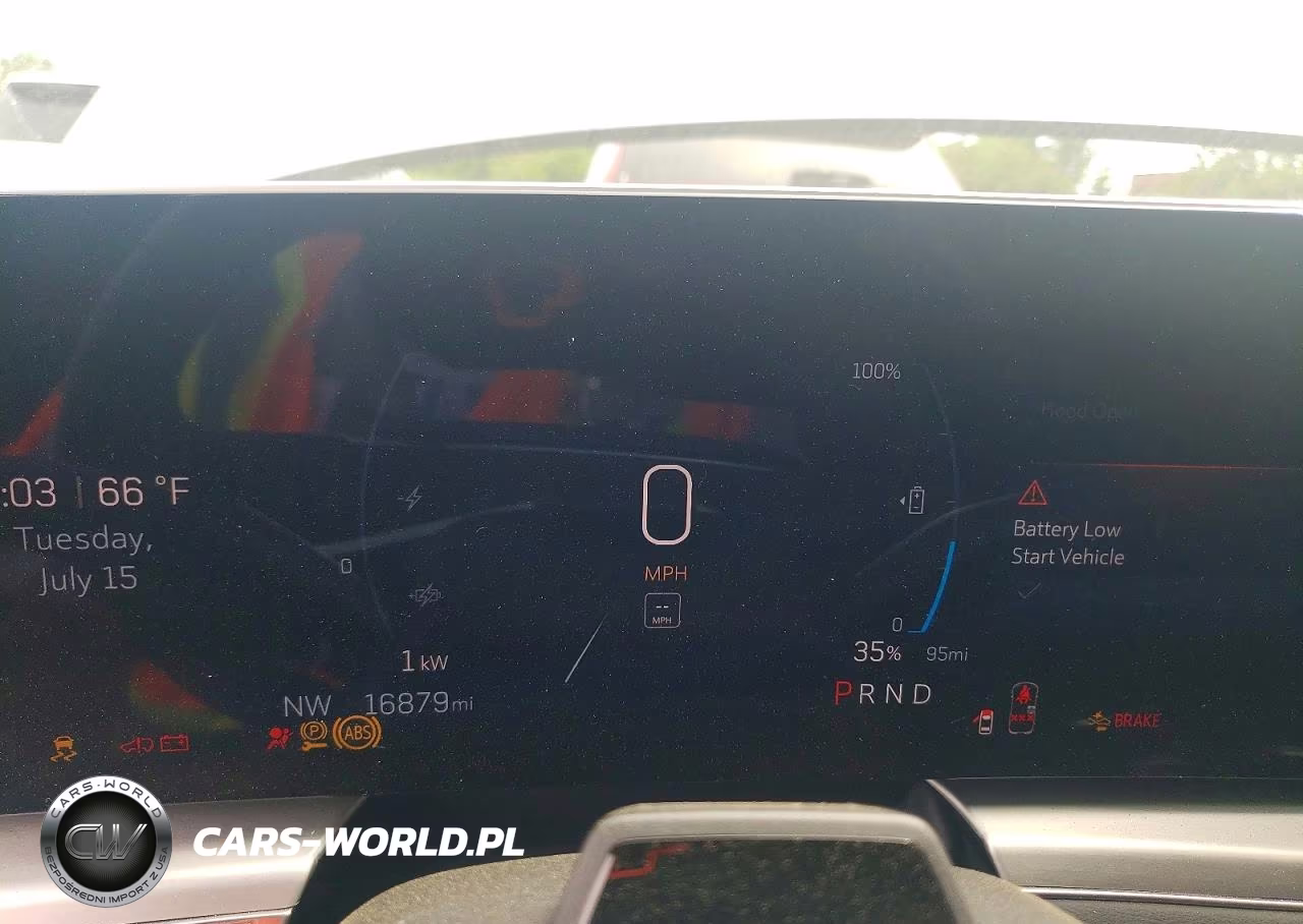 2024 Cadillac Lyriq Luxury VIN:1GYKPSRL8RZ141401 - 9