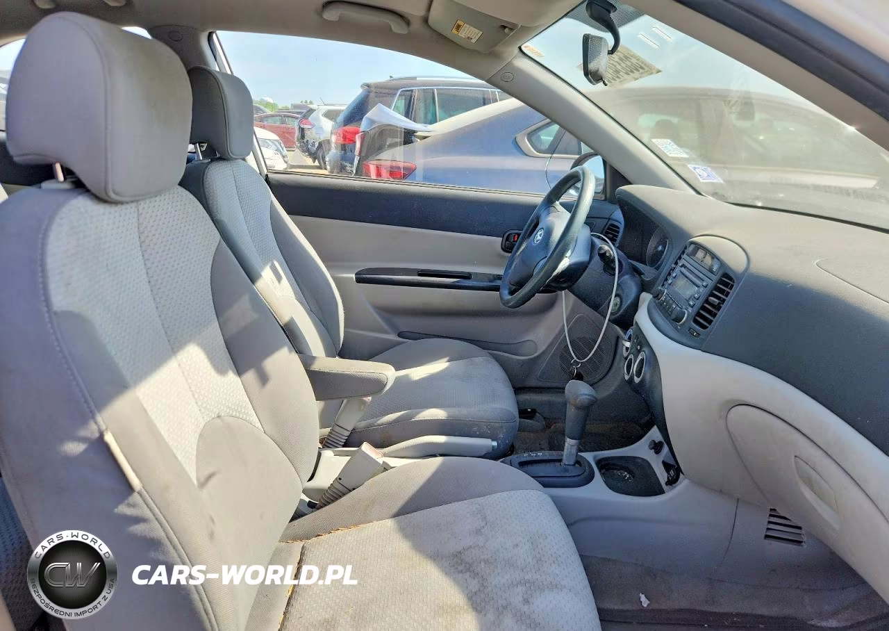 2007 Hyundai Accent Gs VIN:KMHCM36C37U021296 - 10