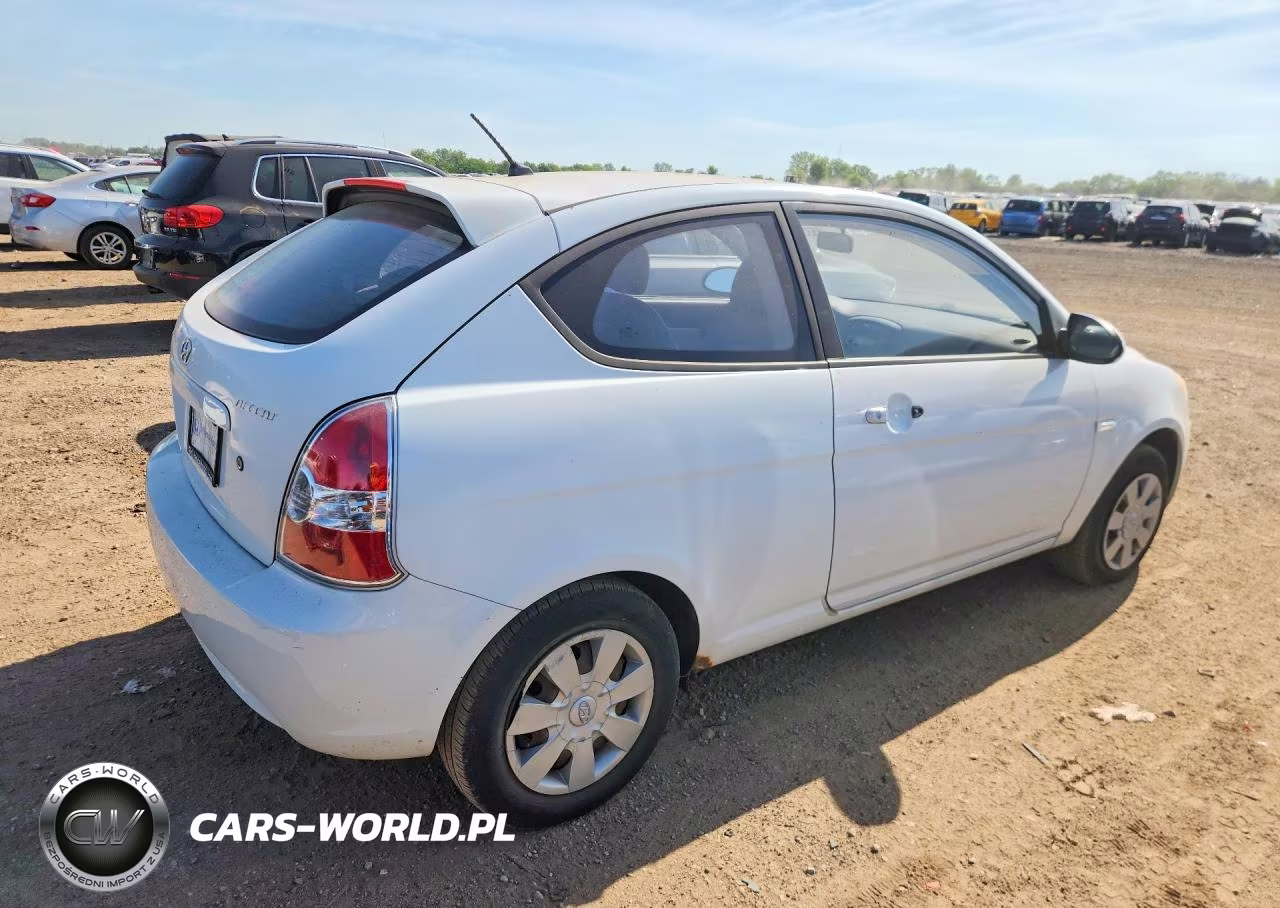 2007 Hyundai Accent Gs VIN:KMHCM36C37U021296 - 3