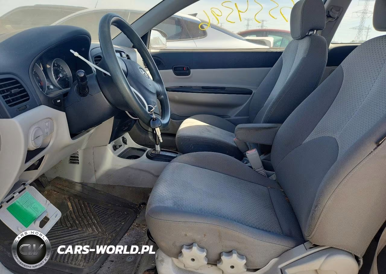 2007 Hyundai Accent Gs VIN:KMHCM36C37U021296 - 7