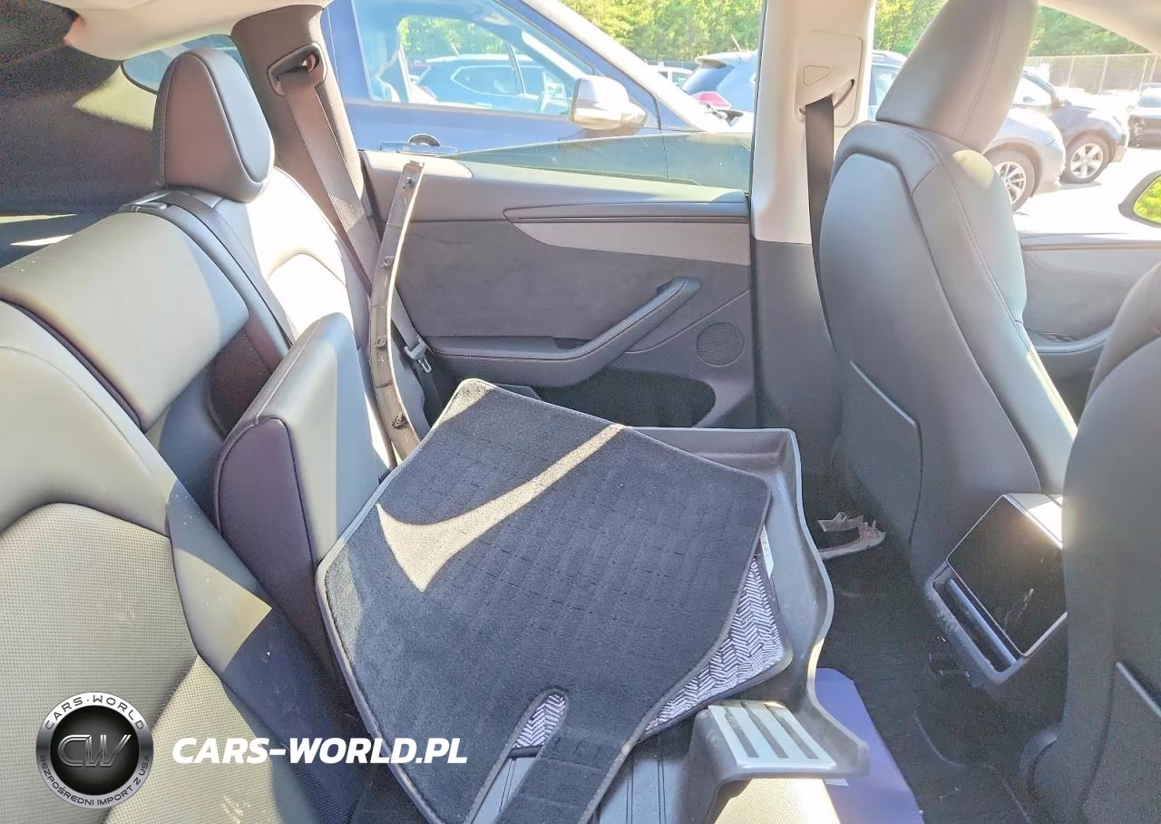 2026 Tesla Model Y VIN:7SAYGDED3TF365301 - 10