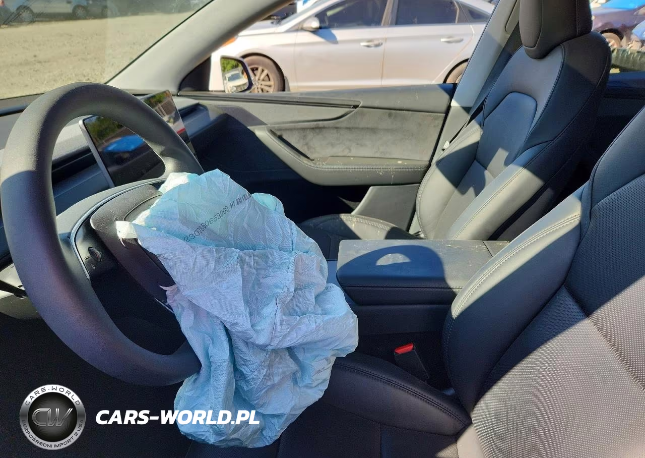 2026 Tesla Model Y VIN:7SAYGDED3TF365301 - 7