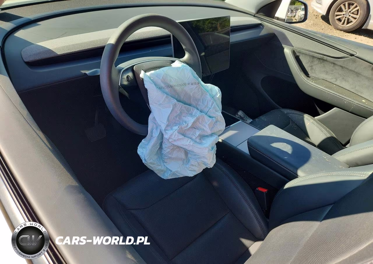 2026 Tesla Model Y VIN:7SAYGDED3TF365301 - 8