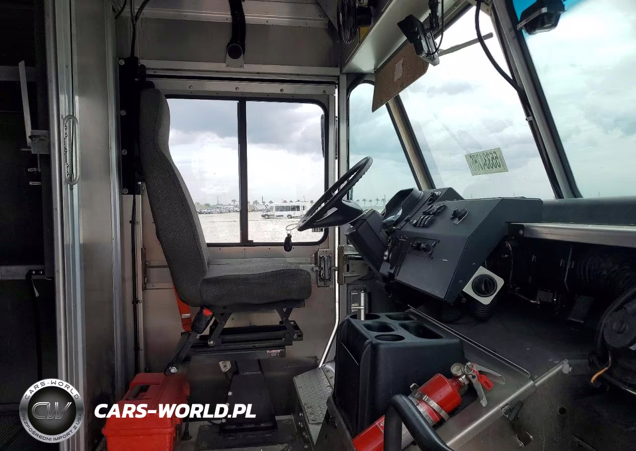 2020 Freightliner Chassis M Line Walk-In Van VIN:4UZAC2EA5LCMH7865 - 11