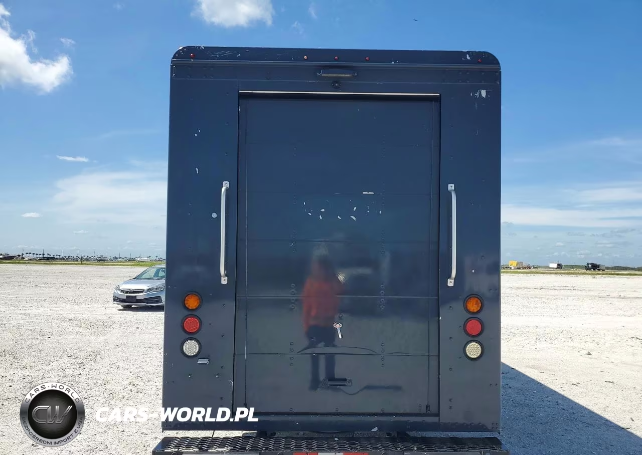 2020 Freightliner Chassis M Line Walk-In Van VIN:4UZAC2EA5LCMH7865 - 6
