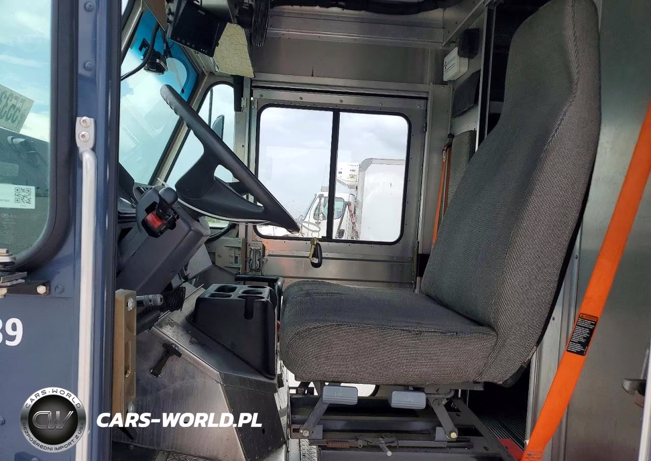 2020 Freightliner Chassis M Line Walk-In Van VIN:4UZAC2EA5LCMH7865 - 7