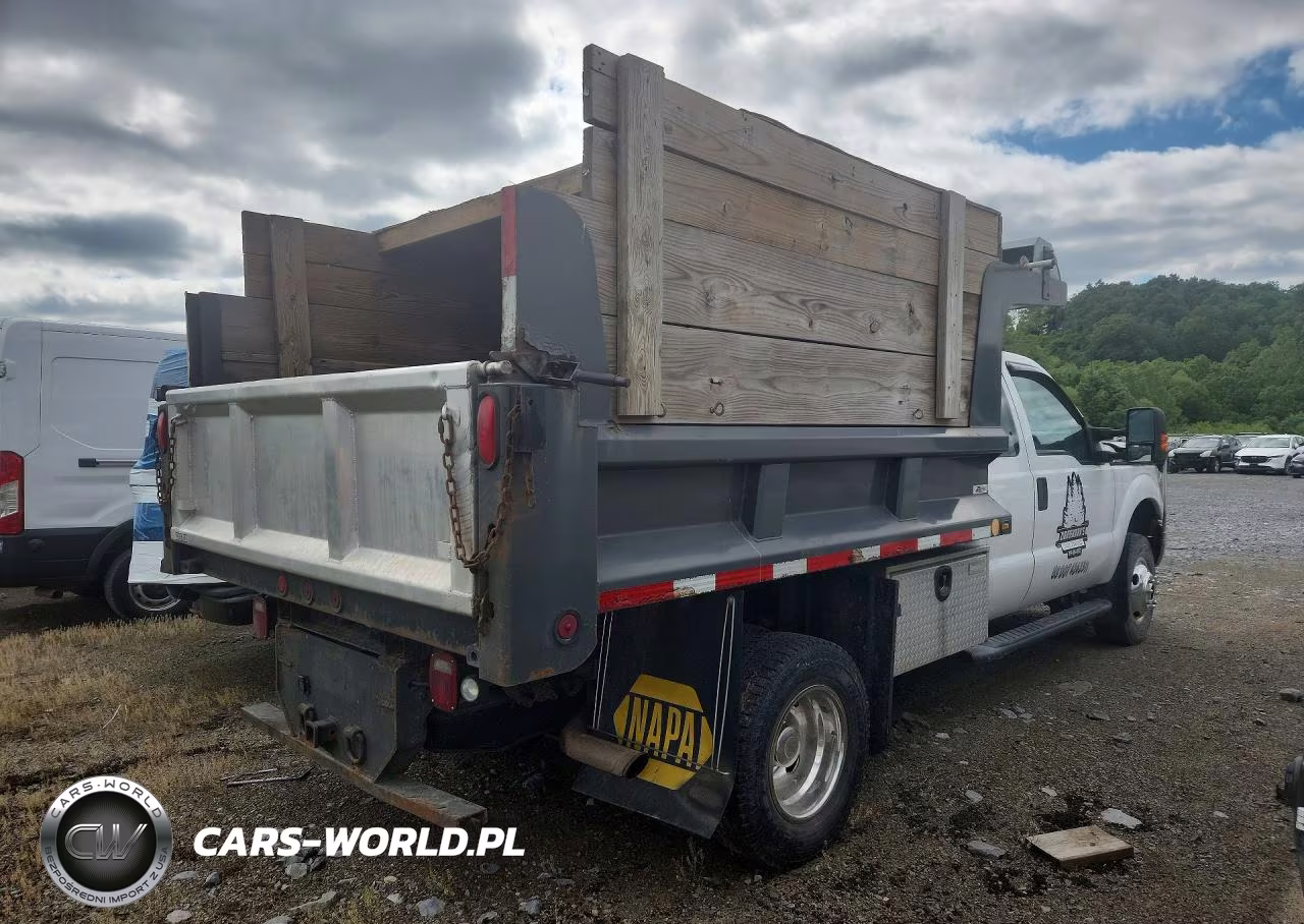 2015 Ford F350 Super Duty Dump Truck VIN:1FD8X3H60FEB96733 - 3