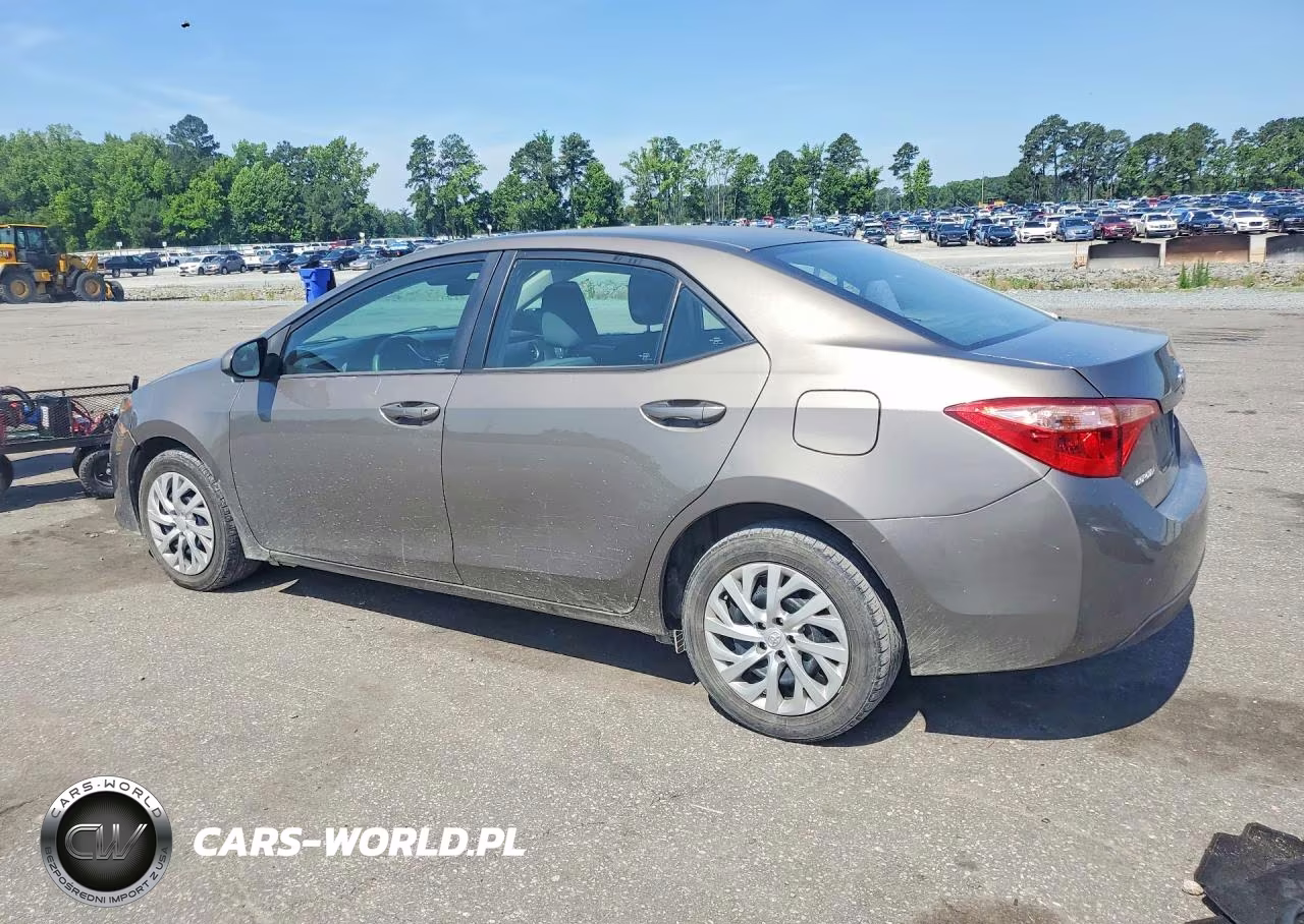2018 Toyota Corolla Le VIN:2T1BURHE9JC124020 - 2