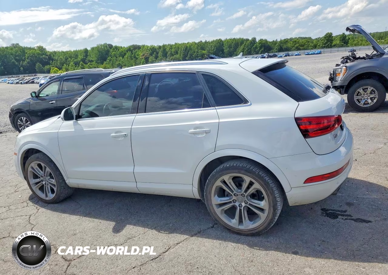 2015 Audi Q3 Prestige VIN:WA1GFCFS5FR007693 - 2