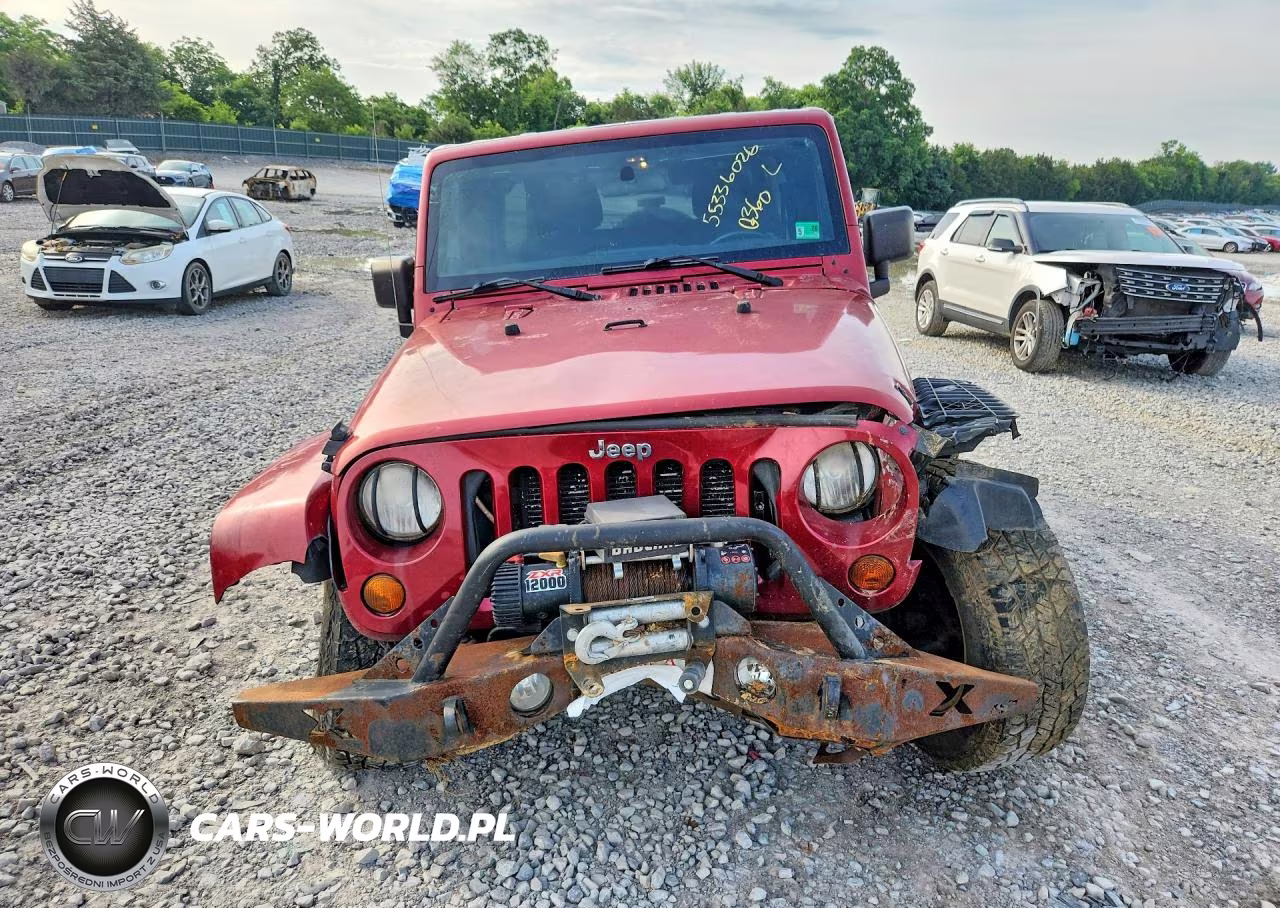 2012 Jeep Wrangler Unlimited Sahara VIN:1C4BJWEG1CL117717 - 5