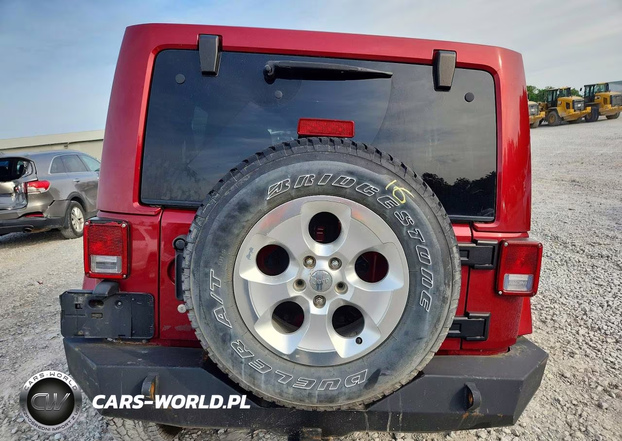 2012 Jeep Wrangler Unlimited Sahara VIN:1C4BJWEG1CL117717 - 6