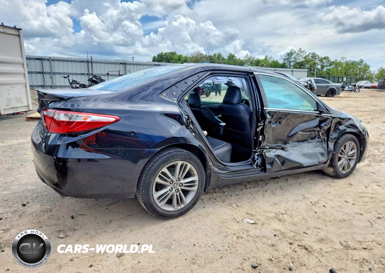 2016 Toyota Camry Se VIN:4T1BF1FK2GU133167 - 3