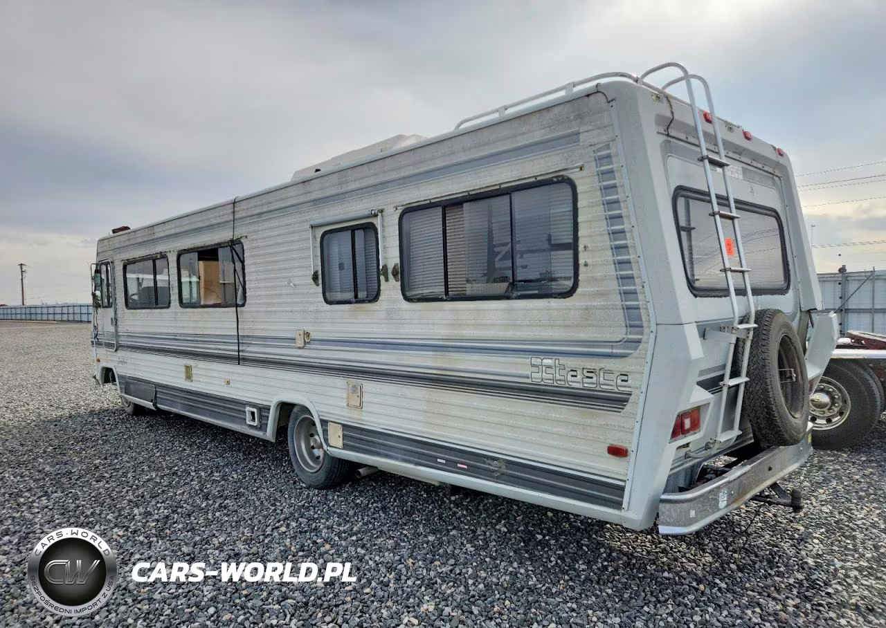 1984 Chevrolet P30 VIN:1GBKP37W8E3335047 - 3