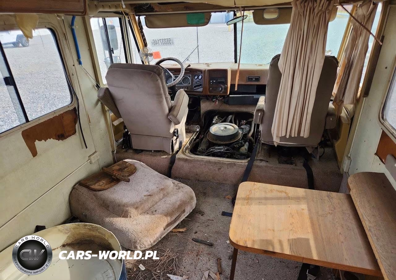 1984 Chevrolet P30 VIN:1GBKP37W8E3335047 - 5