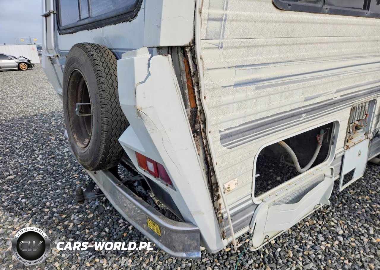 1984 Chevrolet P30 VIN:1GBKP37W8E3335047 - 9