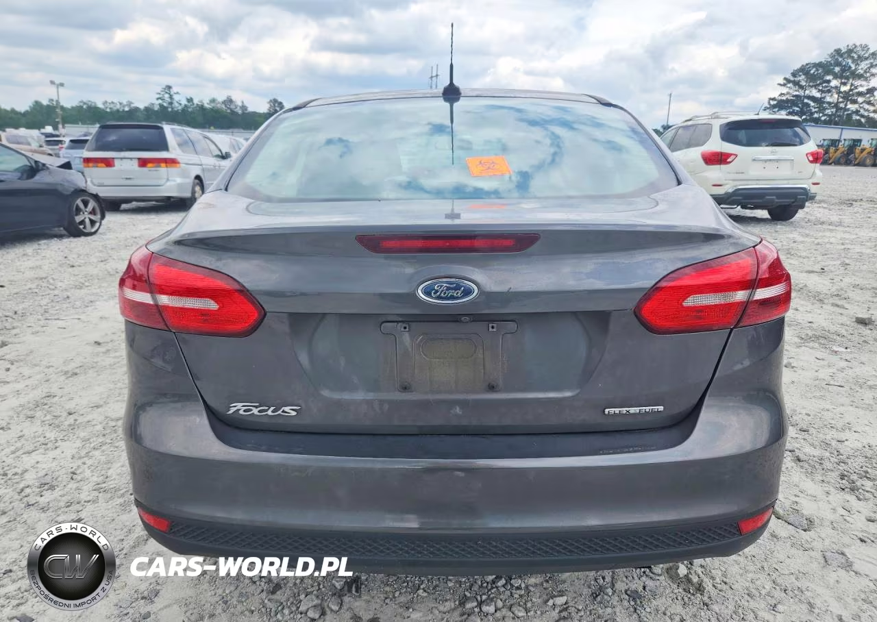 2015 Ford Focus Se VIN:1FADP3F27FL317553 - 6