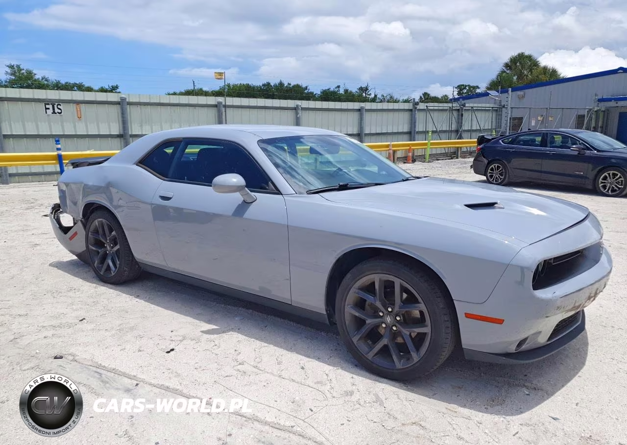 2021 Dodge Challenger Sxt VIN:2C3CDZAG2MH552221 - 4
