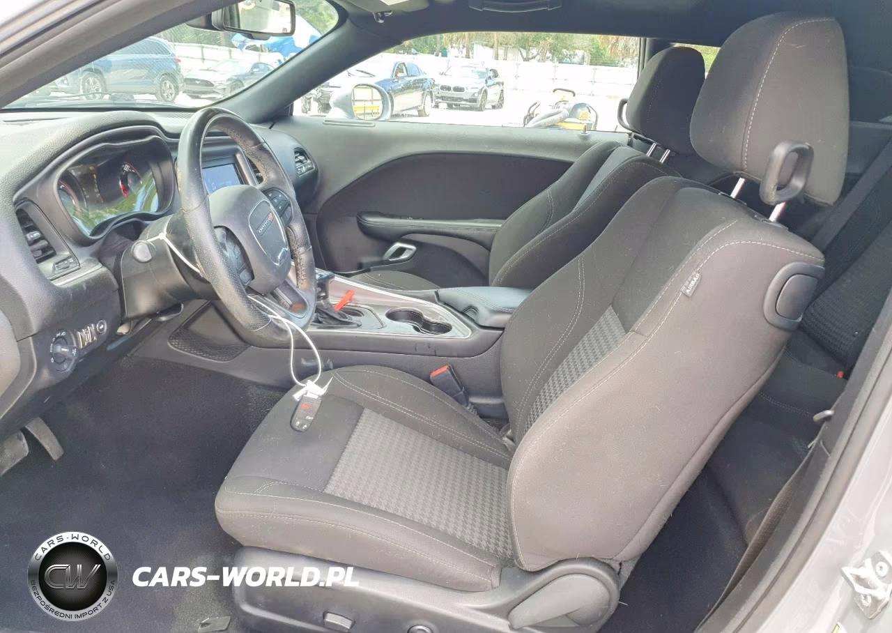 2021 Dodge Challenger Sxt VIN:2C3CDZAG2MH552221 - 7