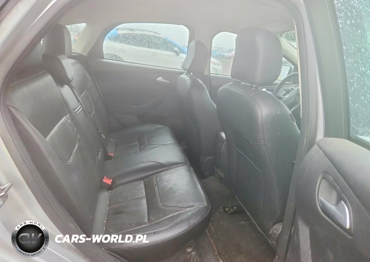 2015 Ford Focus Se VIN:1FADP3K20FL255502 - 10