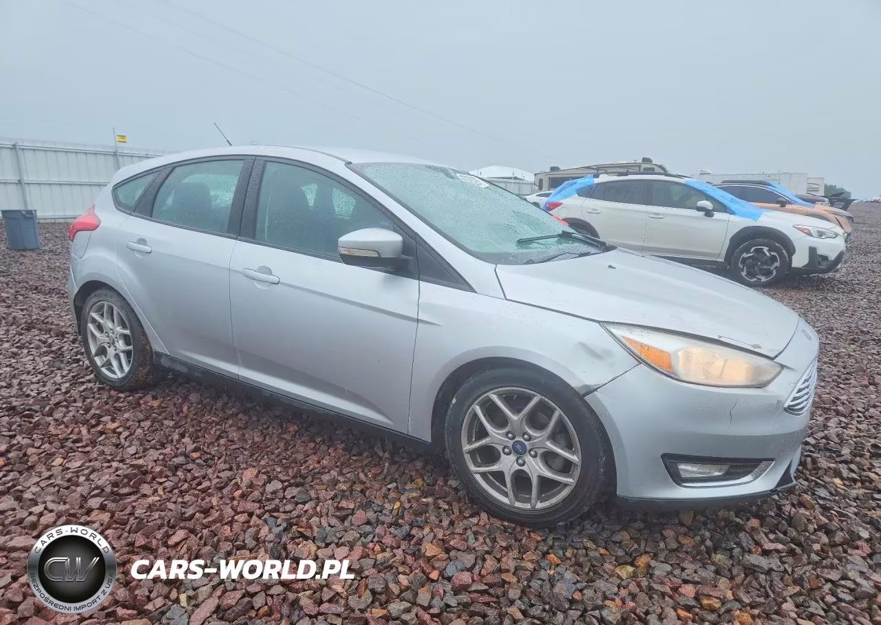 2015 Ford Focus Se VIN:1FADP3K20FL255502 - 4