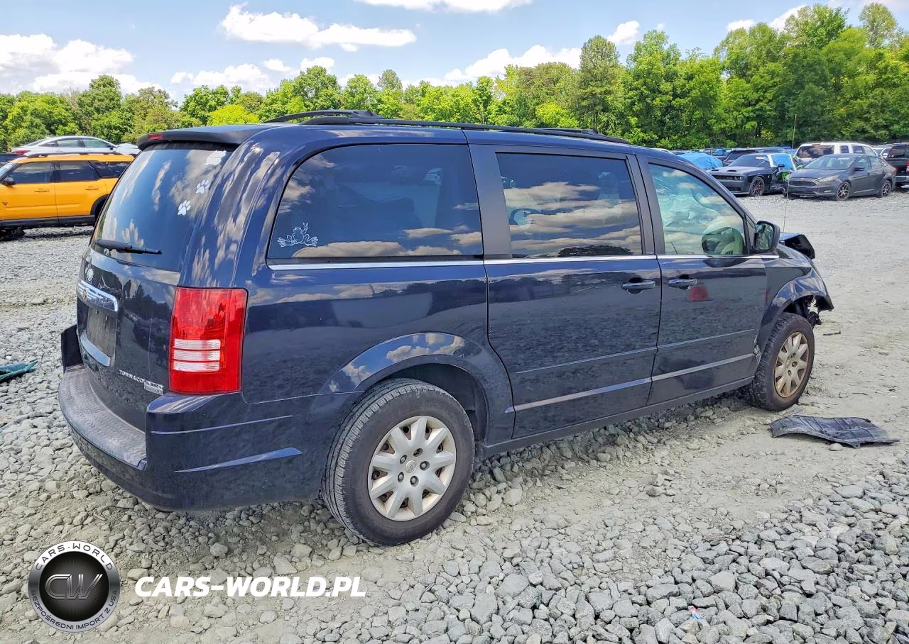 2010 Chrysler Town & Country Lx VIN:2A4RR4DE1AR173876 - 3