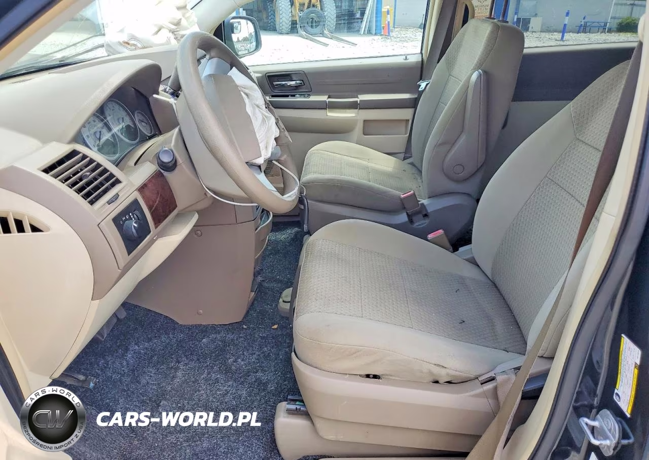 2010 Chrysler Town & Country Lx VIN:2A4RR4DE1AR173876 - 7