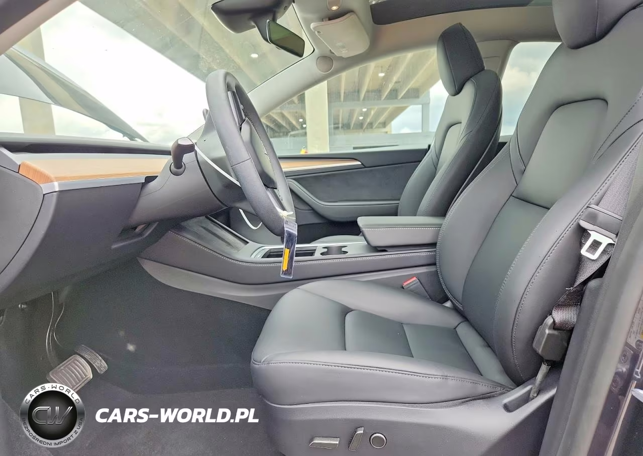 2024 Tesla Model Y VIN:7SAYGDED7RA329696 - 7