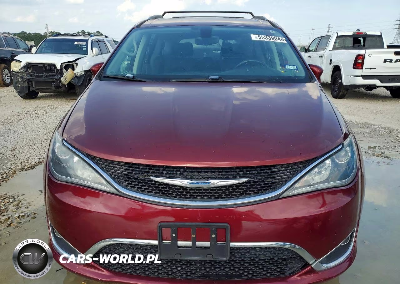 2018 Chrysler Pacifica Touring L VIN:2C4RC1BG6JR246069 - 5