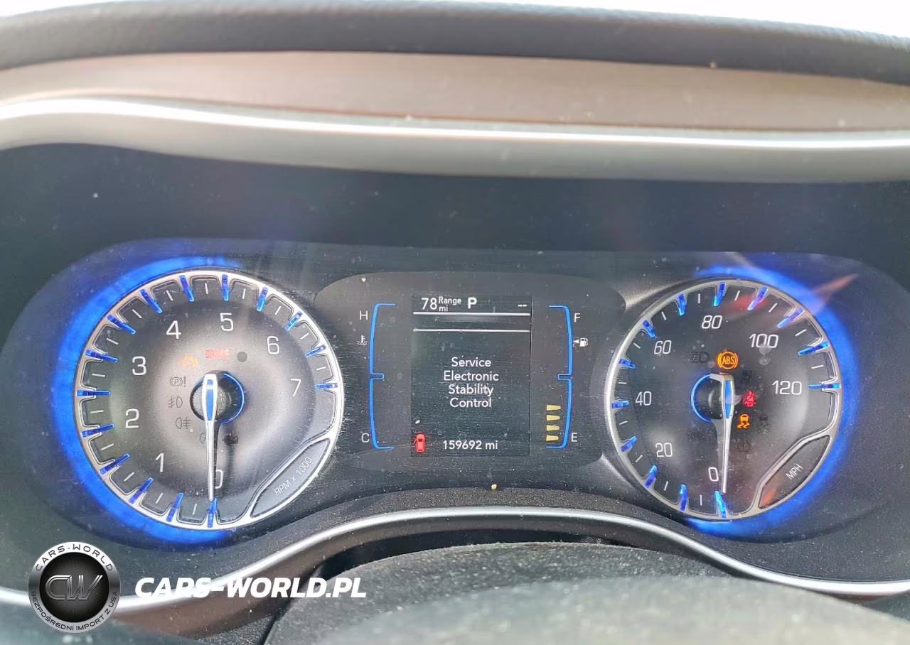 2018 Chrysler Pacifica Touring L VIN:2C4RC1BG6JR246069 - 9