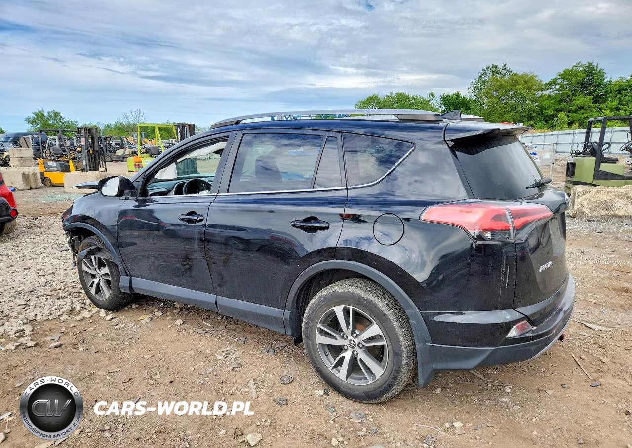 2017 Toyota Rav4 Xle VIN:2T3RFREV4HW577913 - 2