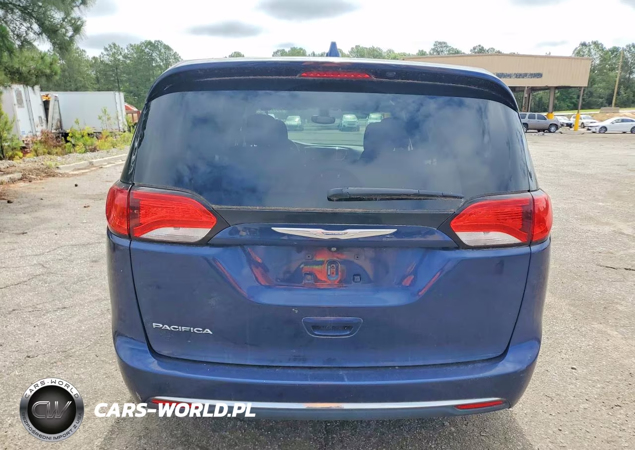 2017 Chrysler Pacifica Touring L VIN:2C4RC1BG9HR778751 - 6