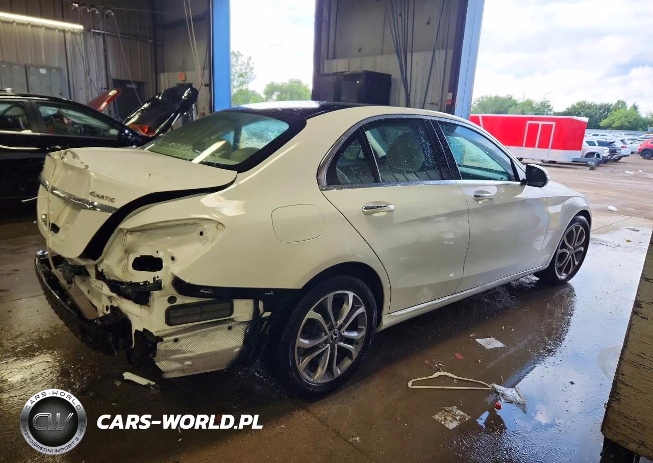 2017 Mercedes-Benz C 300 4Matic VIN:55SWF4KB7HU228104 - 3