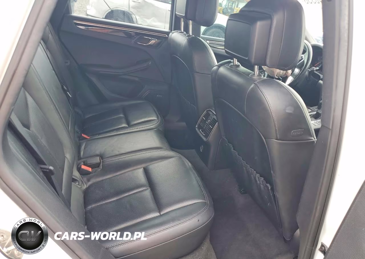 2018 Porsche Macan VIN:WP1AA2A5XJLB14500 - 11